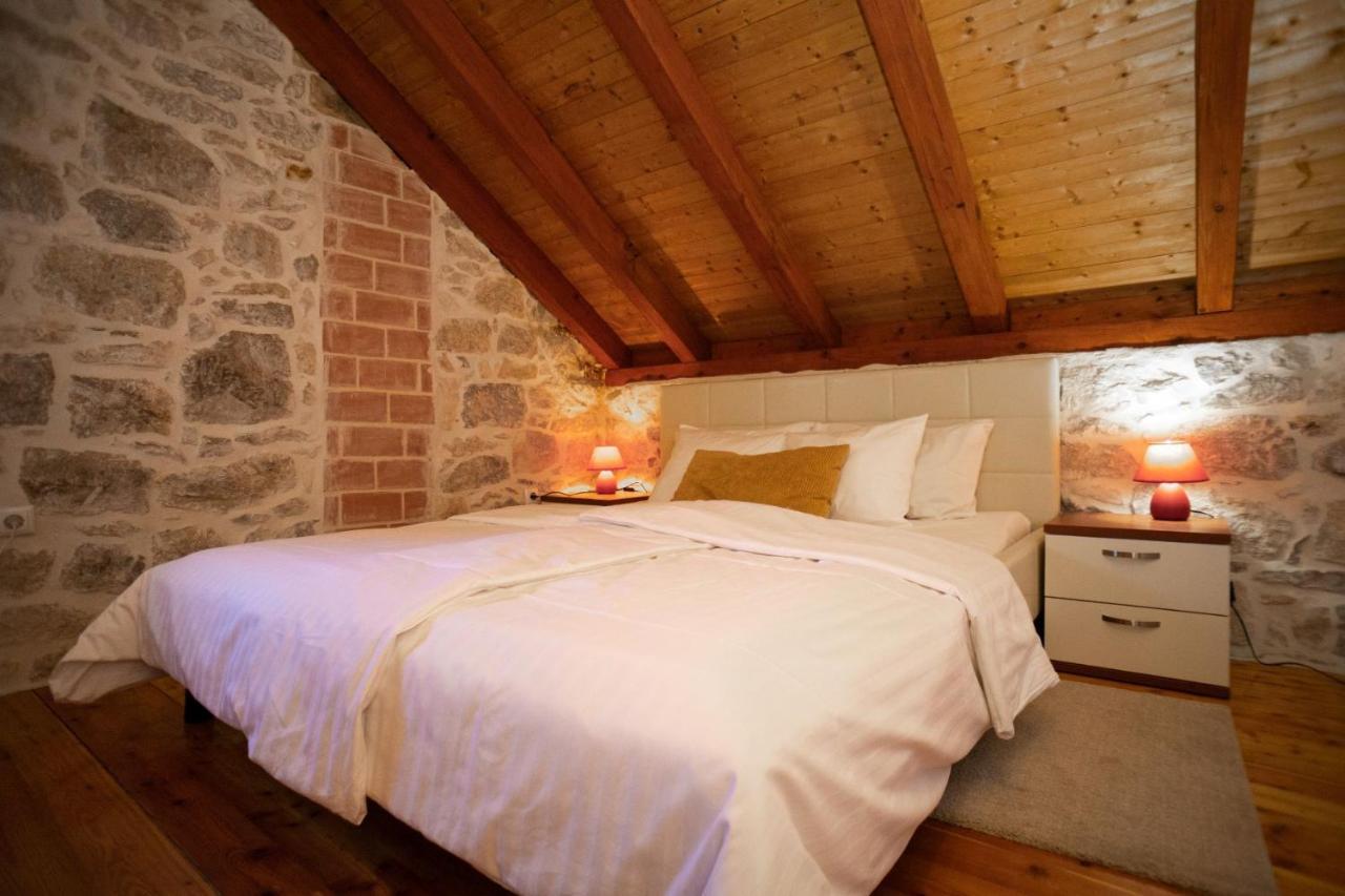 Villa Stone House Marino Traù Esterno foto